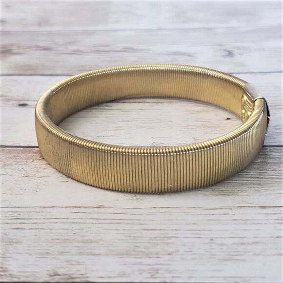 Vintage Stretch Bracelet GG Made in South Korea Gold Tone - Picture 4 of 6